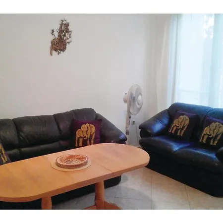 Apartamento Two-bedroom In *