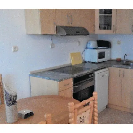 Two-bedroom In Apartamento